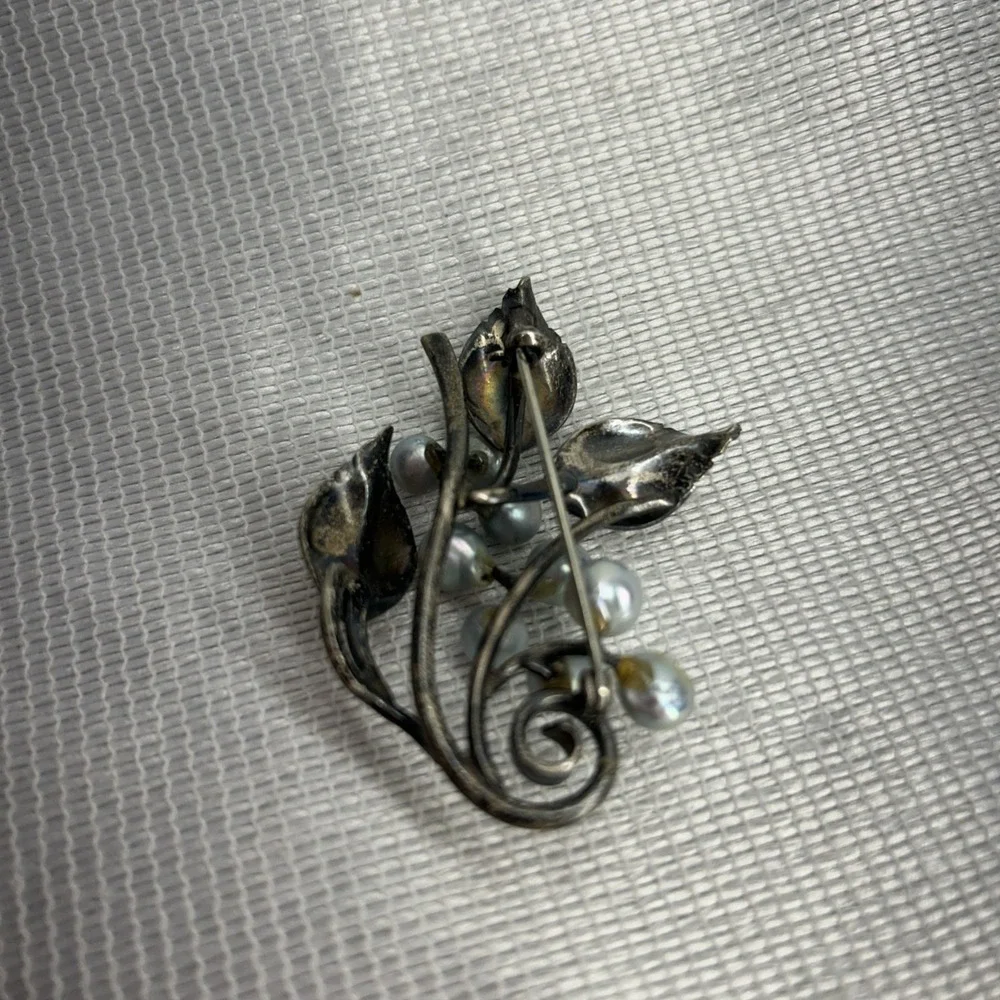 Vintage Ming's Sterling Silver Blue Pearl Brooch Featuring Delicate Leaf Design